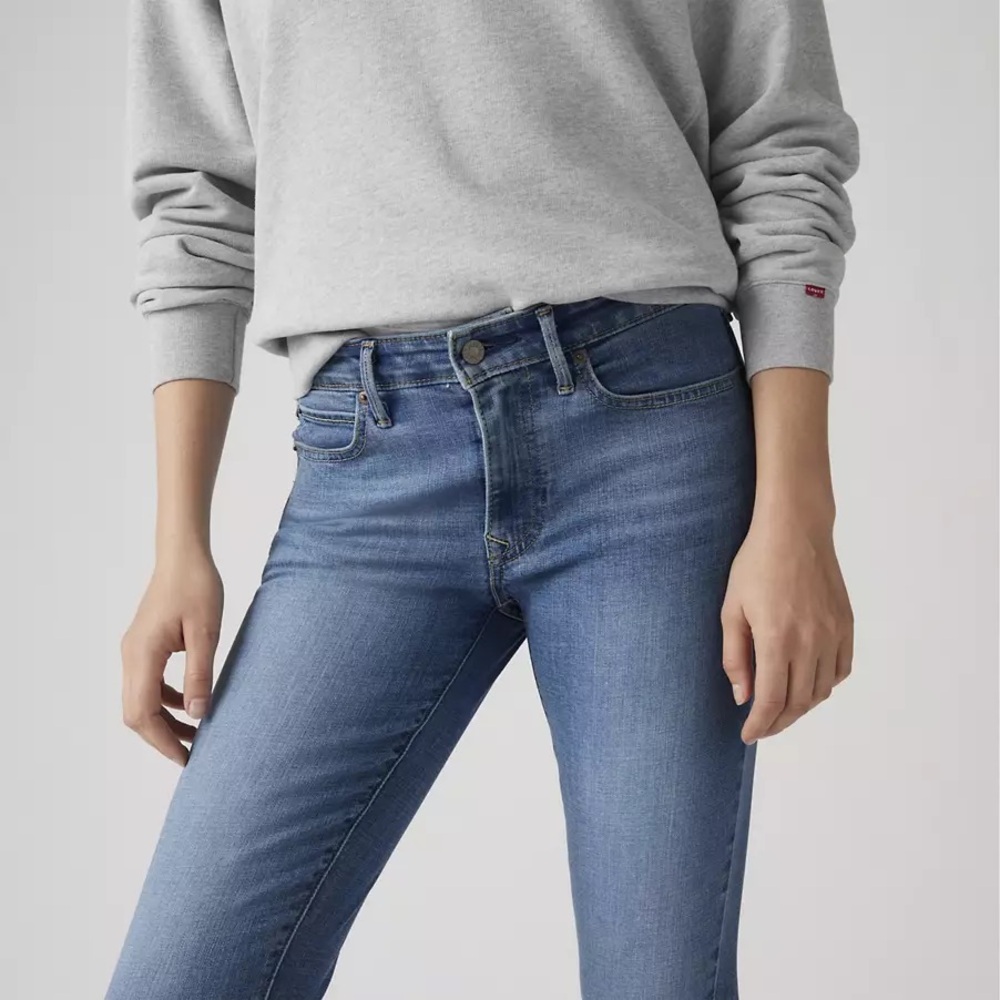 Levi's Women's Skinny Jeans in Blue 30x26 - Picture 4 of 8